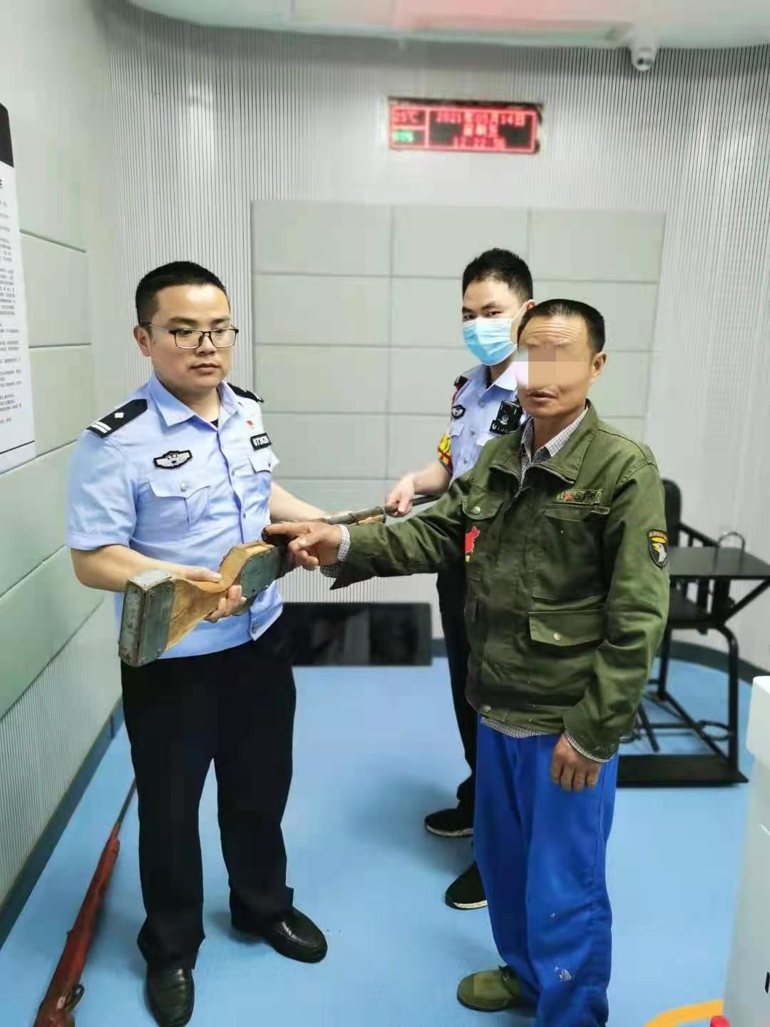 澳門正版資料大全與免費采資，一個關于犯罪與法律的探討