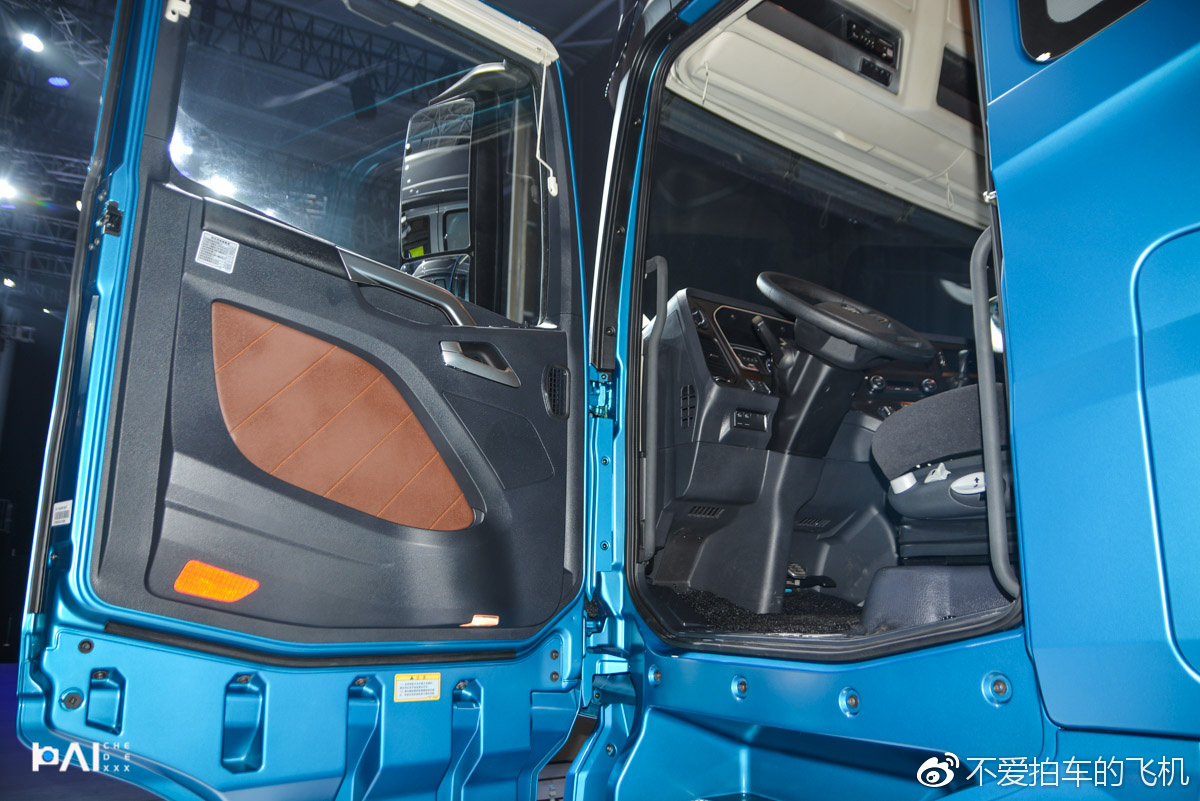 解放J7最新款價(jià)格解析，價(jià)值多少錢的商用車新標(biāo)桿？